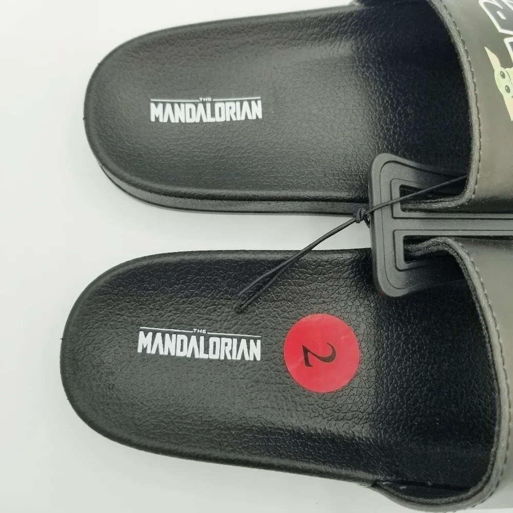 Star Wars Mandalorian Black Slides Sandals NWT Kids size 2